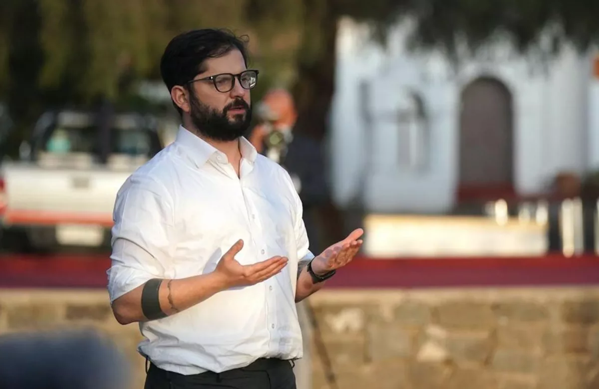 Encuesta Criteria: Aprobación de Presidente Boric baja y llega al 34%