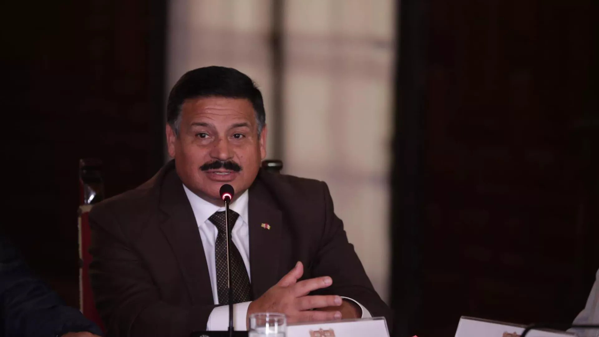 Sigue la crisis política en Perú: renuncia el ministro de Defensa