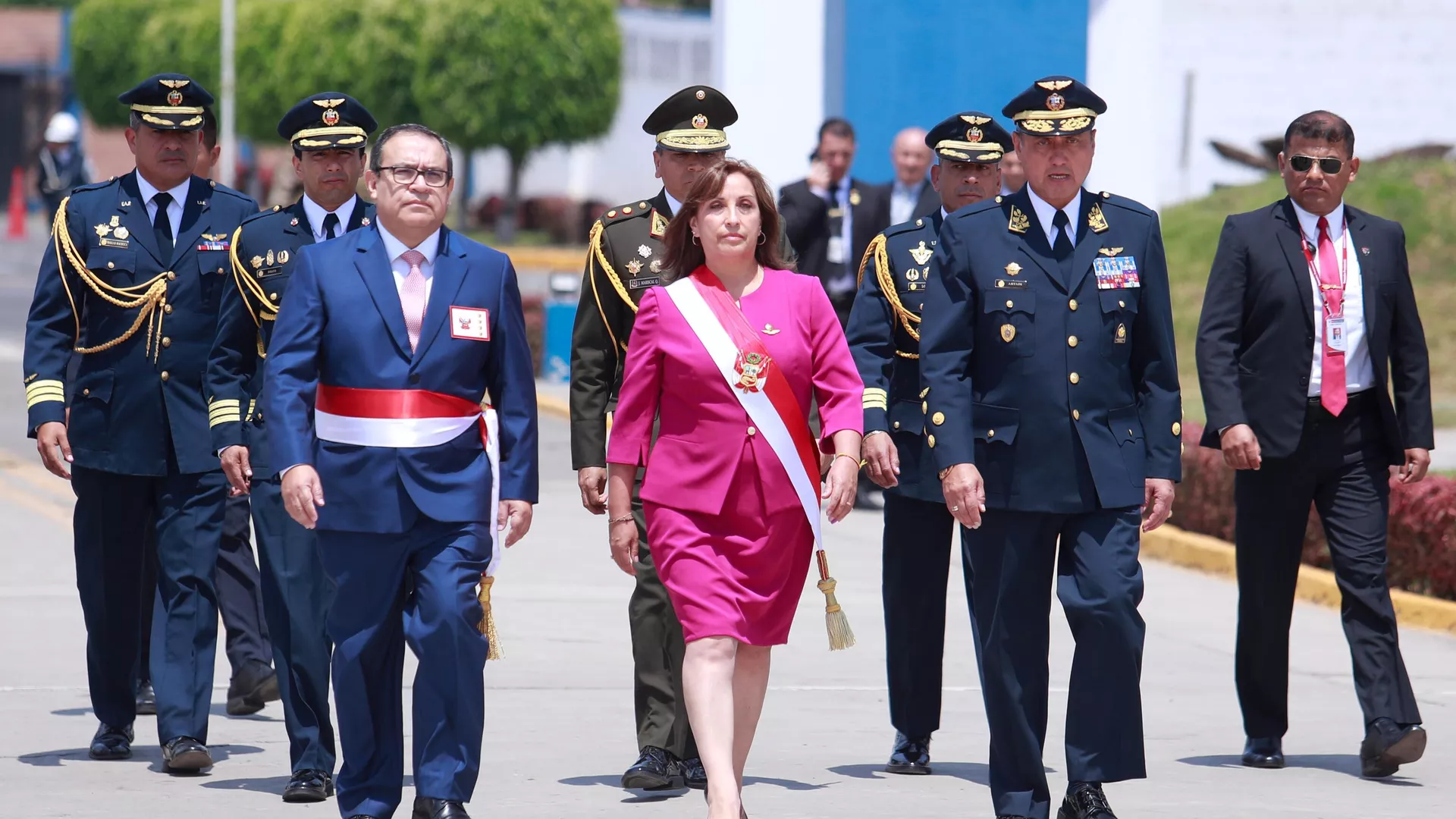  La presidenta peruana Boluarte se niega a dejar el cargo y recurre a los legisladores