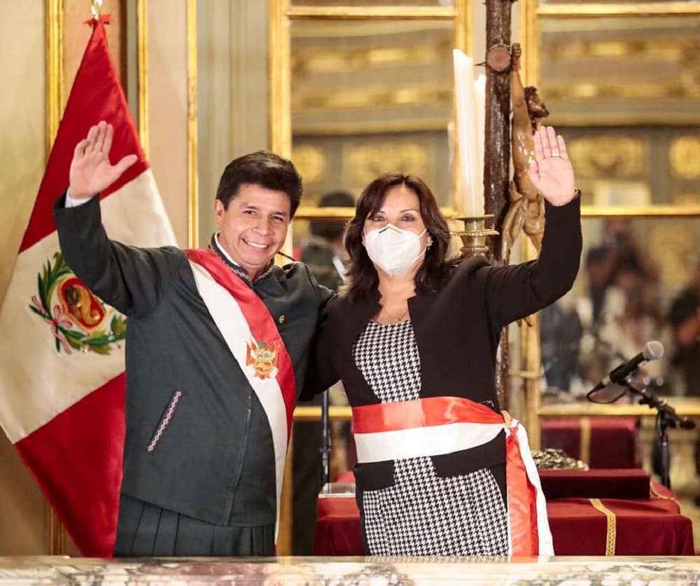  Dina Boluarte, la mujer que podría reemplazar al presidente de Perú ante una destitución