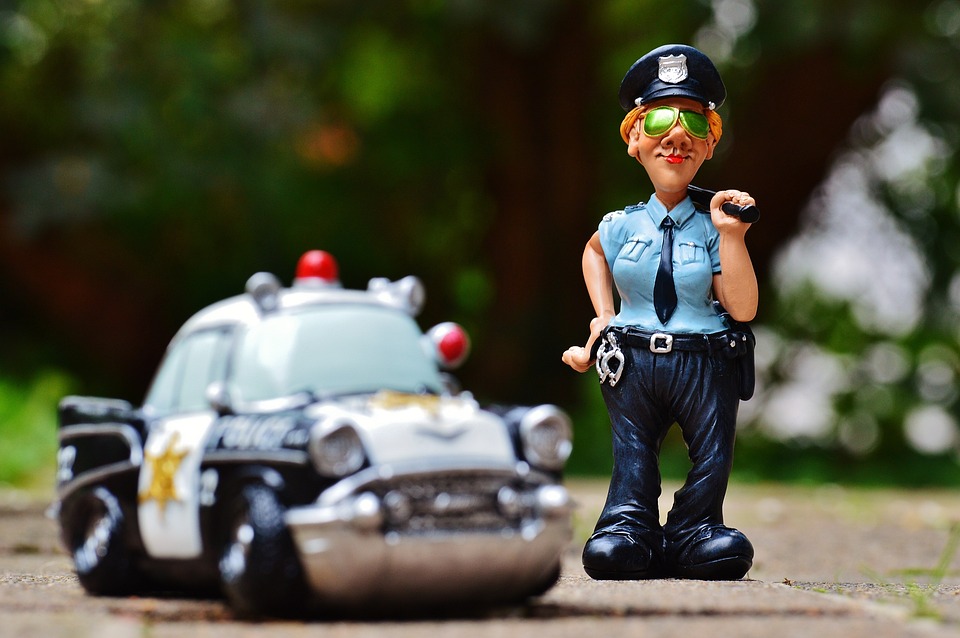 Informes: Éxodo masivo del servicio policial en EE.UU. causa escasez de personal