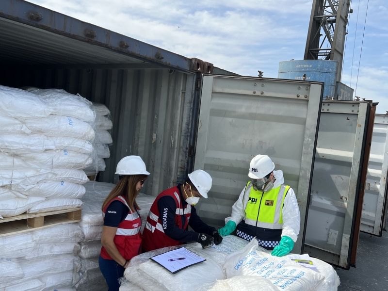  Aduana realiza incautación histórica: 690 toneladas de químicos para la producción de cocaína