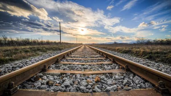 El proyecto ferroviario de Gabriel Boric genera polémica