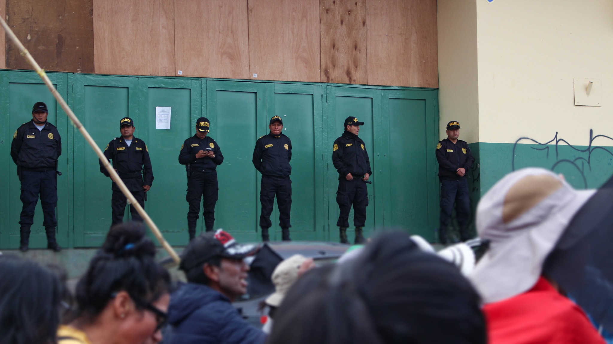  Medios y organizaciones denuncian el envío de uniformados a Puno, Perú