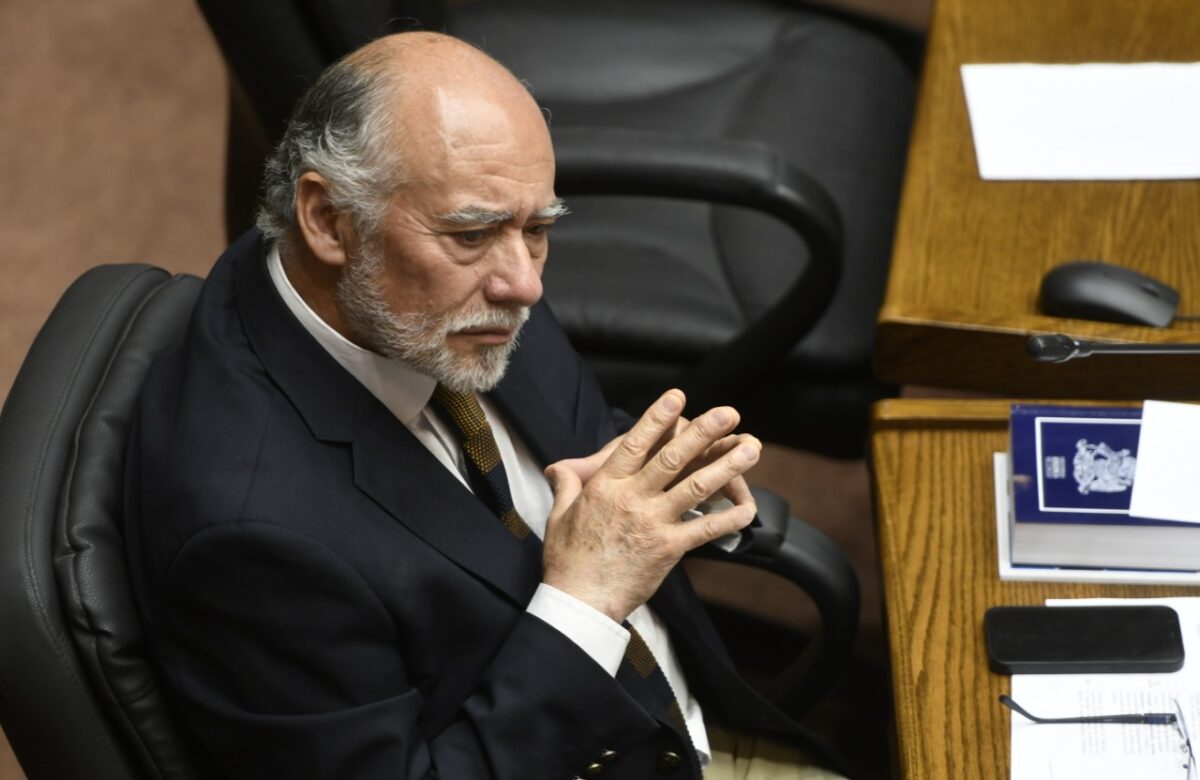 Senador Flores por Presupuesto 2024: «Énfasis debe estar en mejorar la gestión; la ejecución ha sido muy deficiente»
