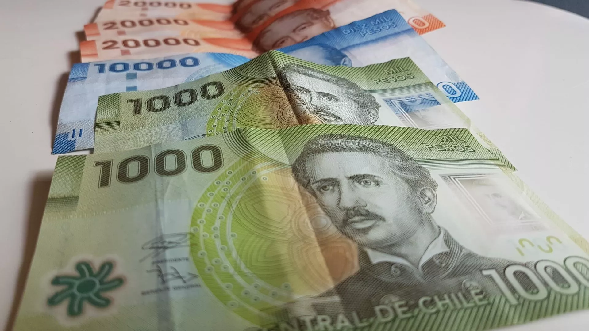  ¿Por qué marzo es el mes económicamente más difícil para los chilenos?