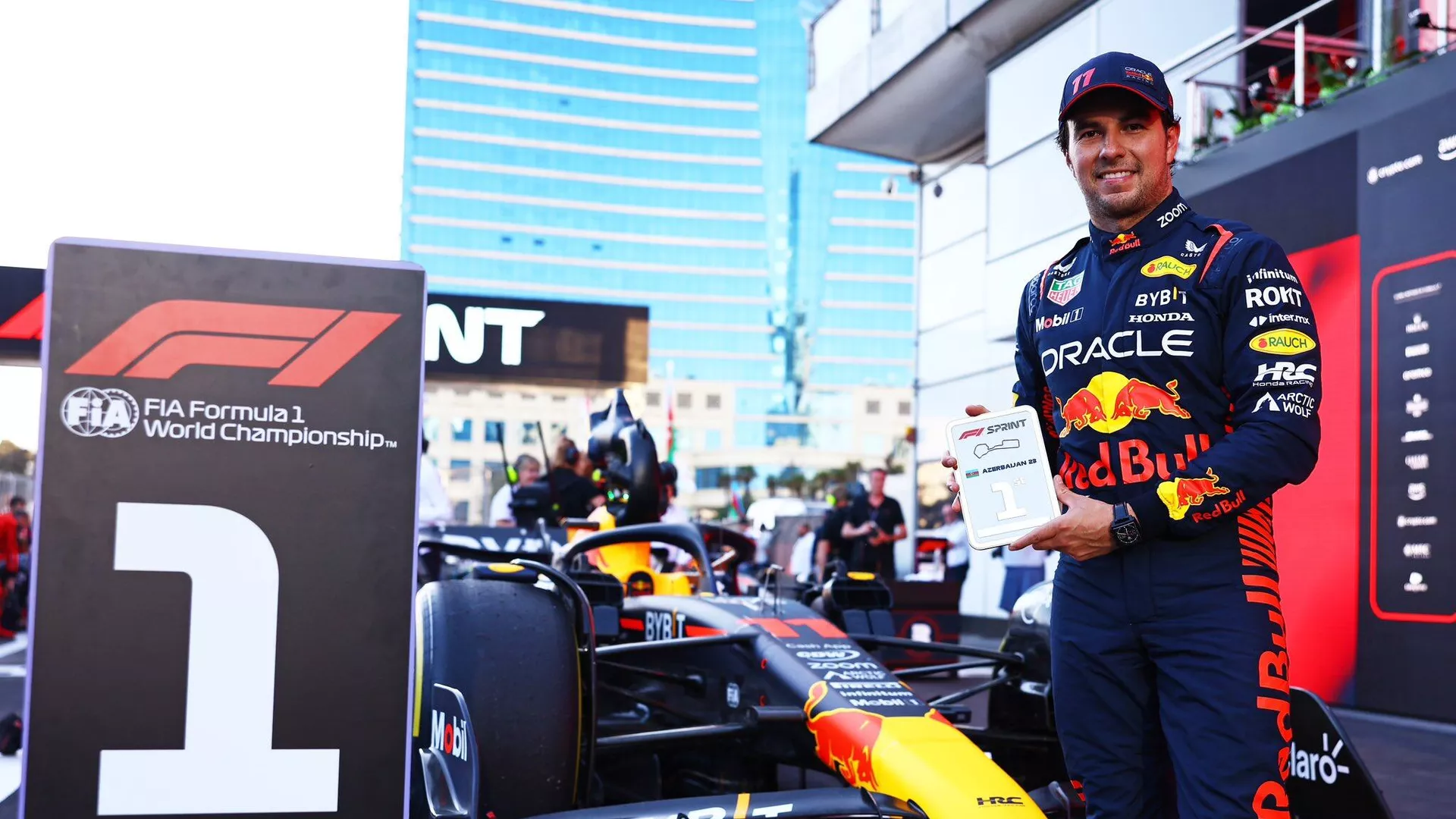 El piloto mexicano ‘Checo’ Pérez triunfa en el Gran Premio de Azerbaiyán