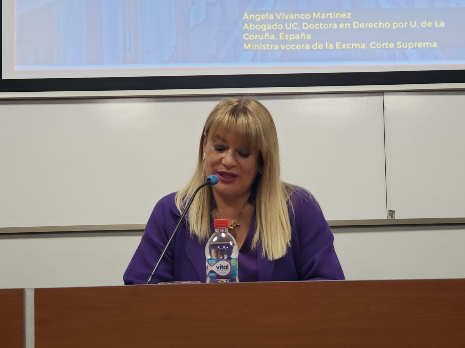 Ministra de la Corte Suprema Ángela Vivanco dictó clase magistral en la Universidad Autónoma de Talca