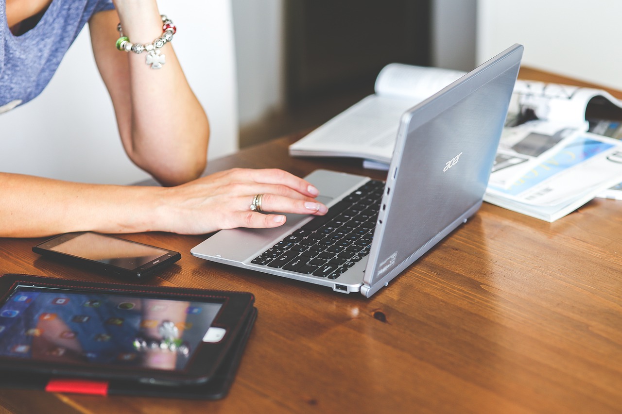 Los avances y nuevos desafíos que enfrenta la mujer en el trabajo