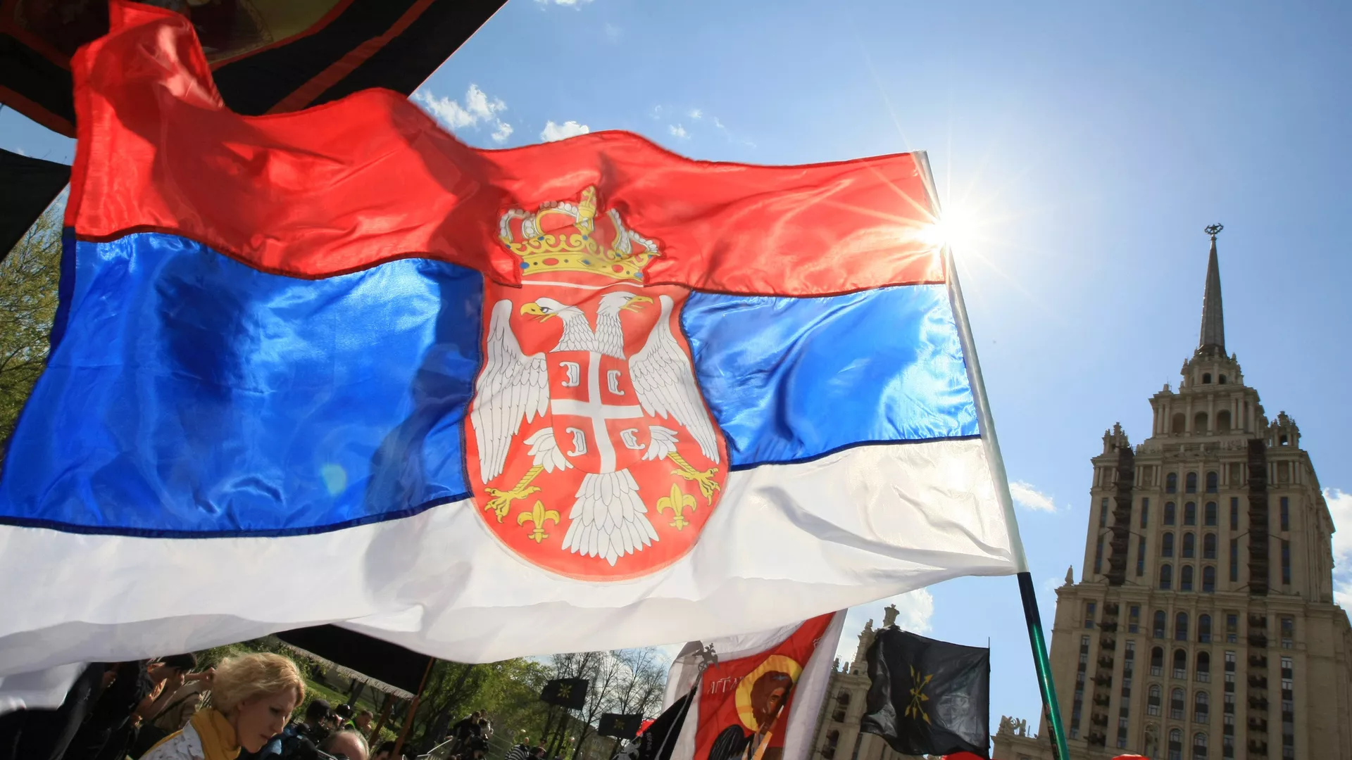 Serbia despliega unidades del Ejército cerca de la frontera con Kosovo
