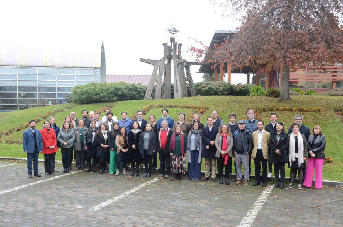 UACh recibió en Valdivia a vicerrectoras y vicerrectores de Investigación de más de 30 universidades del CRUCh
