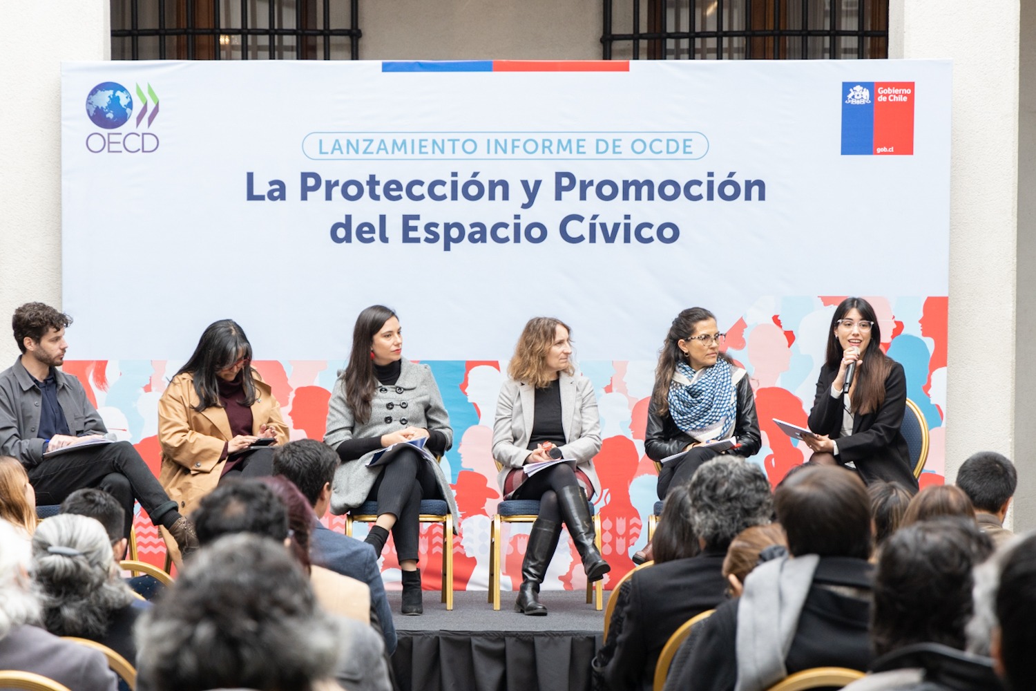 OCDE presenta en Chile informe sobre protección del espacio cívico: destaca importancia de las comunicaciones y la participación ciudadana