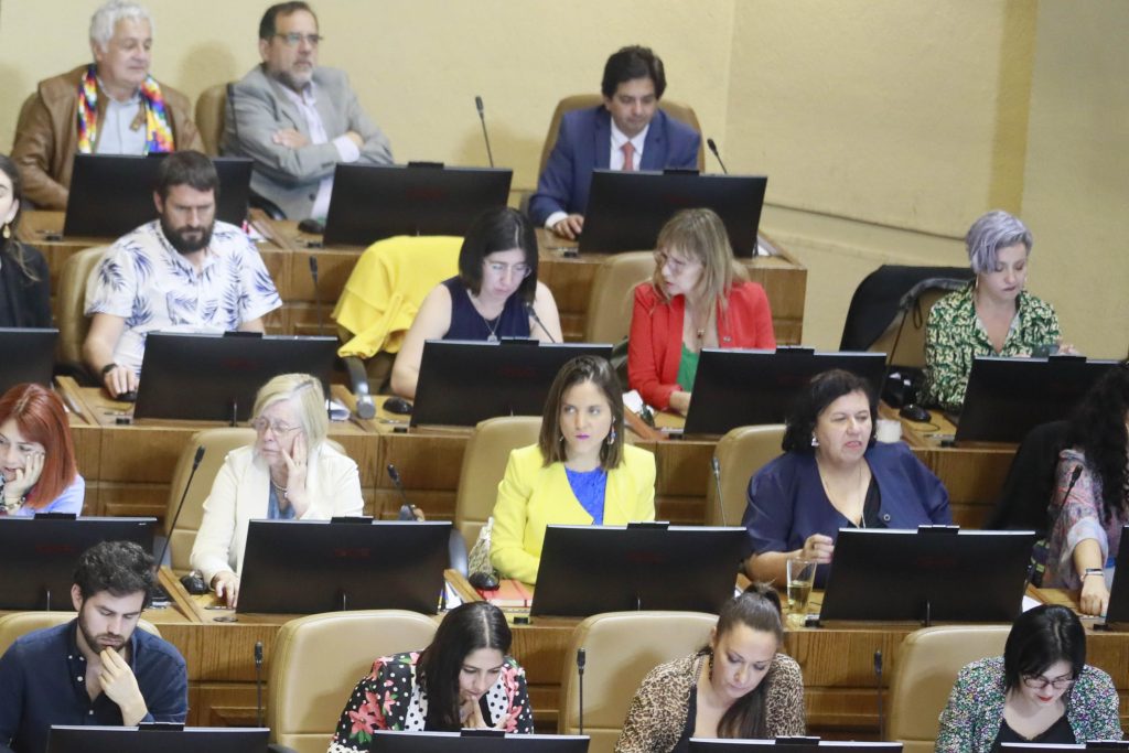 Proponen que dirigentes vecinales tengan seguros de salud, de accidentes y de vida